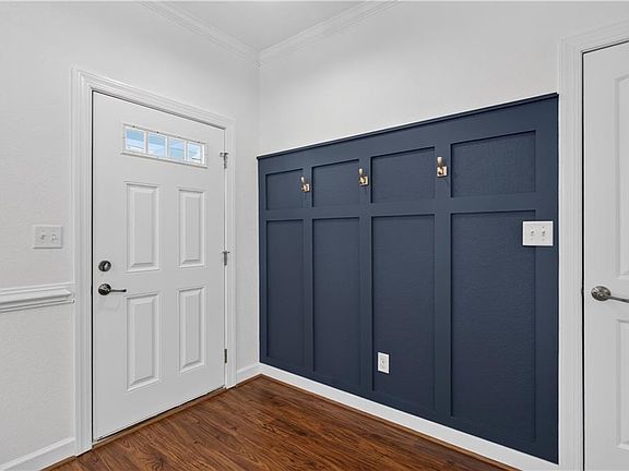 3rd image of 706 Albertine Ct