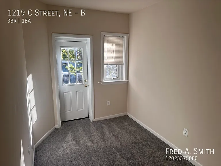 1219 C St NE #B — Photo 16