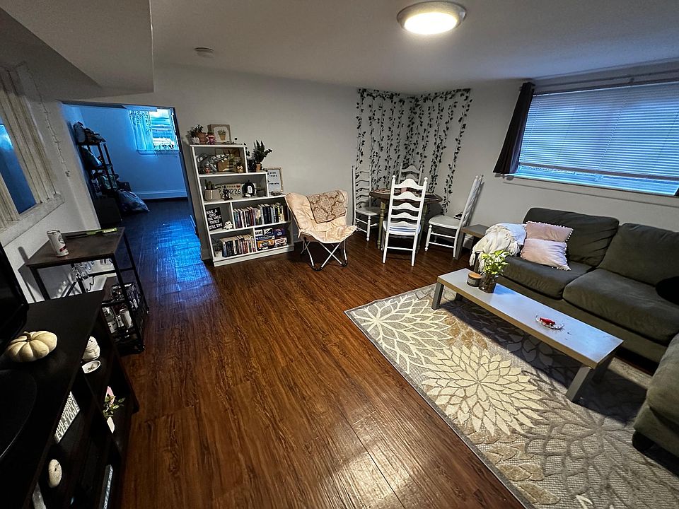 2nd image of 48 Selkirk Rd #3