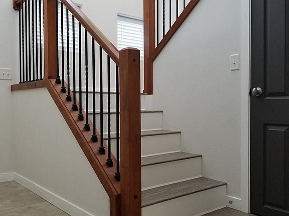 5th image of 5002 NE 61st St