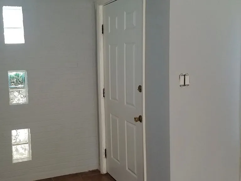 1056 Des Plaines Ave — Photo 12