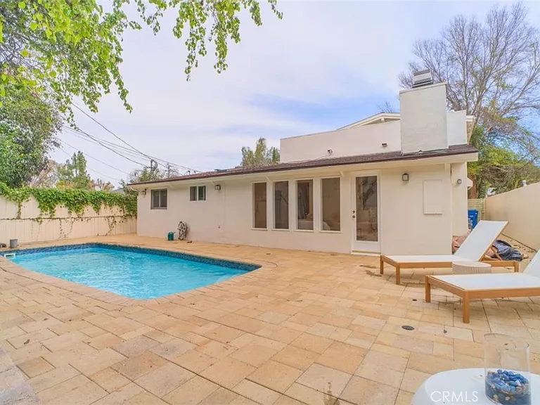5179 Canoga Ave — Photo 1