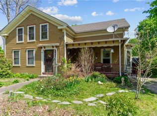 48 Highview Ave, Hope Valley, RI 02832
