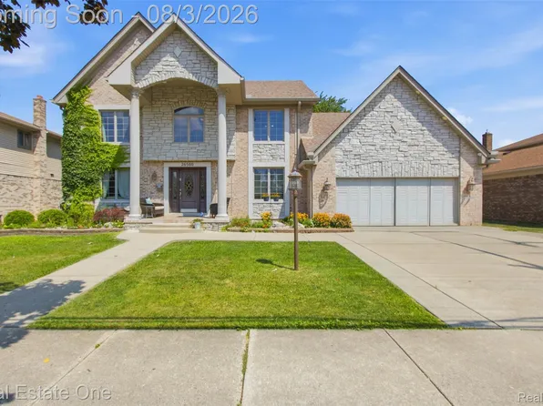 26560 Wilson Dr, Dearborn Heights, MI 48127