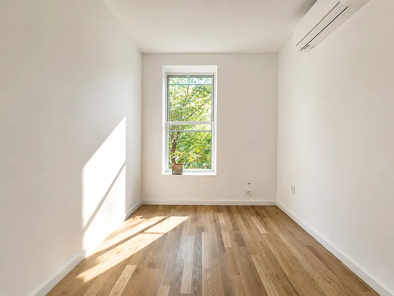 815 Willoughby Ave #3F — Photo 5