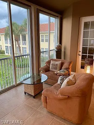 3 bed, 2.0 bath, 2099 sqft, $4,800 — Photo 4