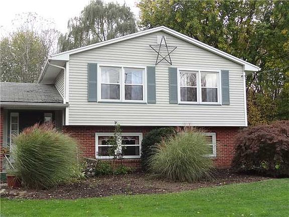 2nd image of 995 Mayflower Dr