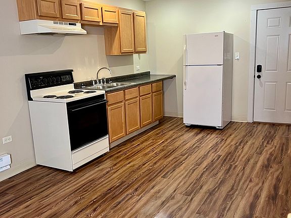 2nd image of 690 W Judson St APT 4