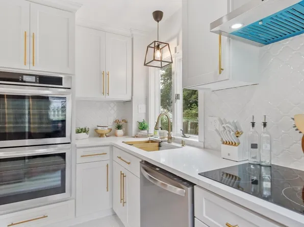 38 Carleton St, Whitman, MA 02382