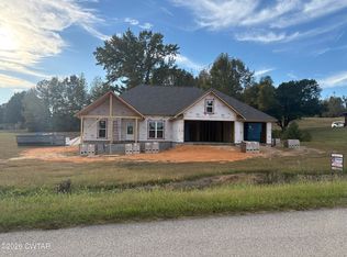 510 R B Wilson Dr, Huntingdon, TN 38344