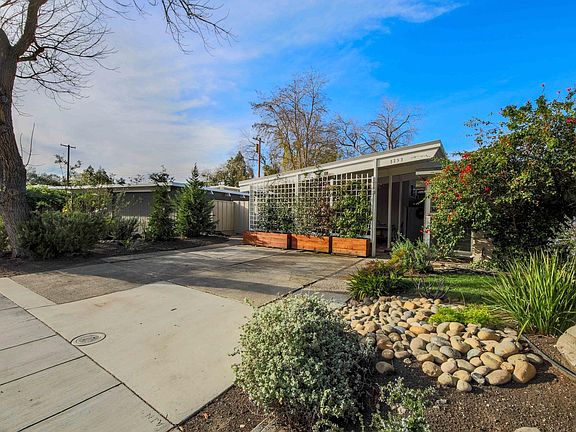 2nd image of 3753 Starr King Cir