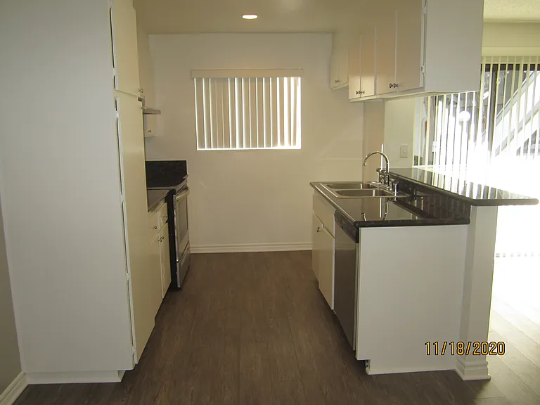 Westbay Apartments — Photo 36