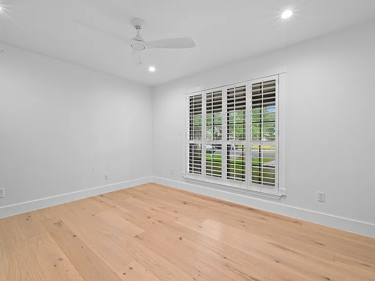 4805 Greystone Dr — Photo 8