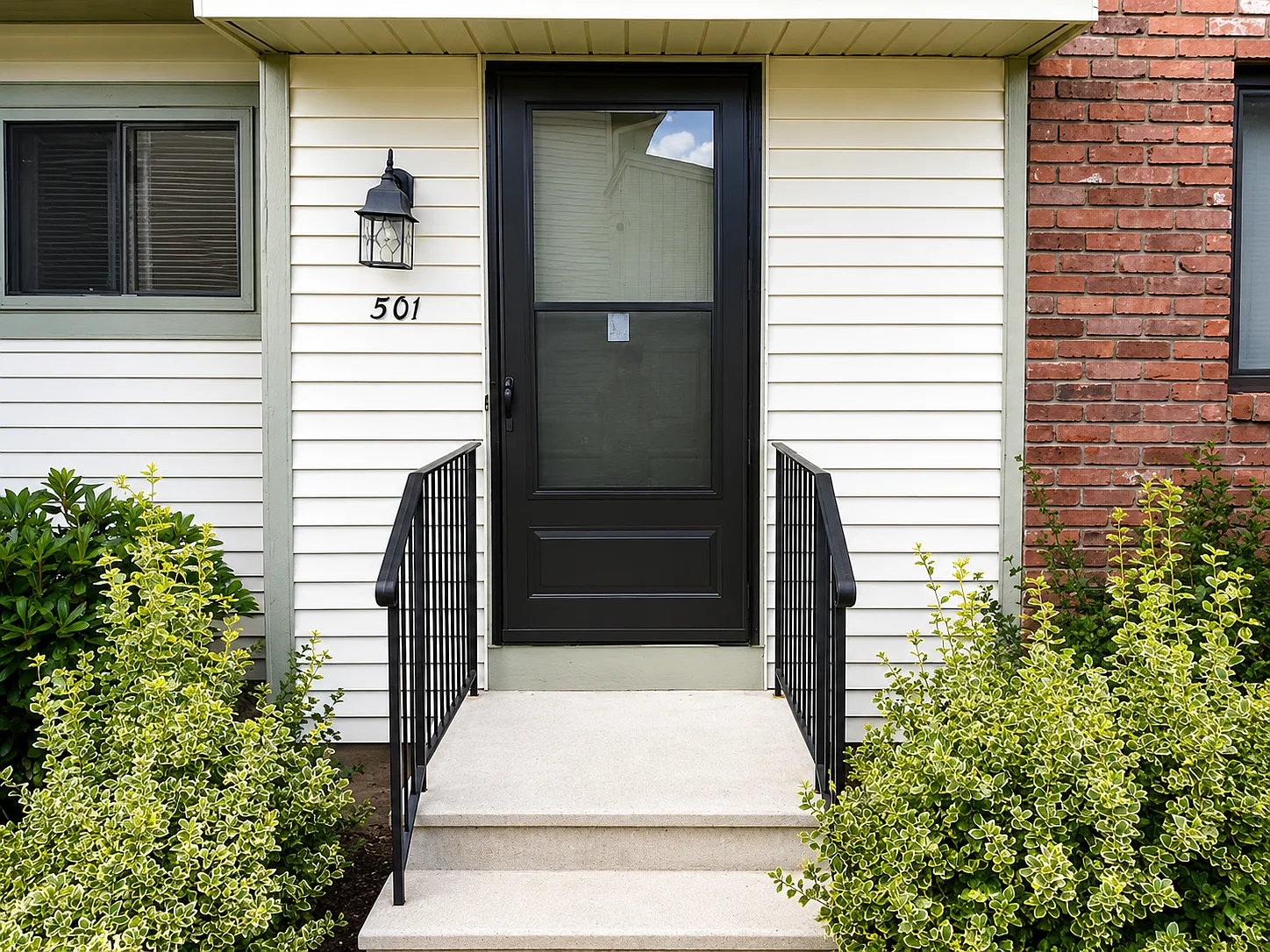 2 bed, 1.5 bath, 1168 sqft, $2,200 — Photo 3