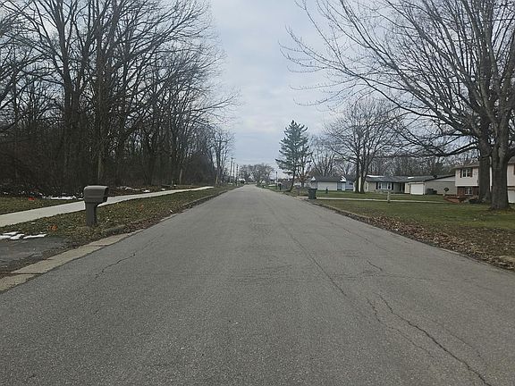 5th image of 223 Rutledge Dr