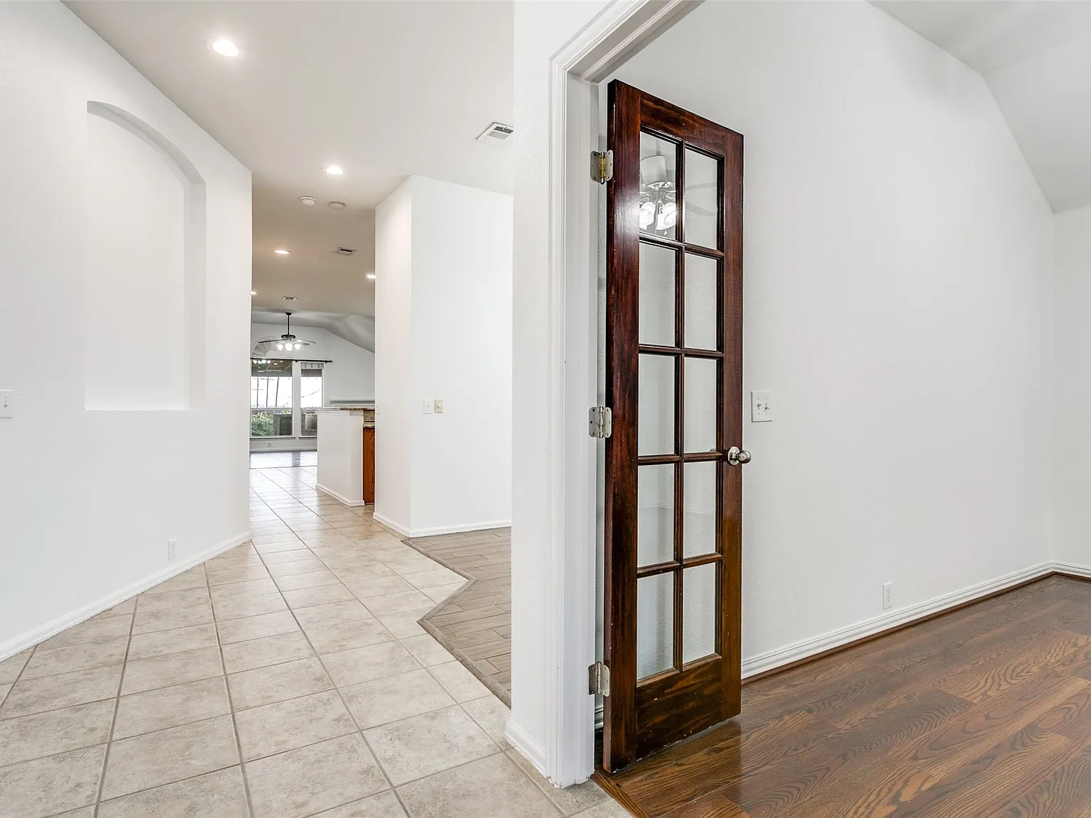 4 bed, 2.0 bath, 2110 sqft, $2,800 — Photo 4