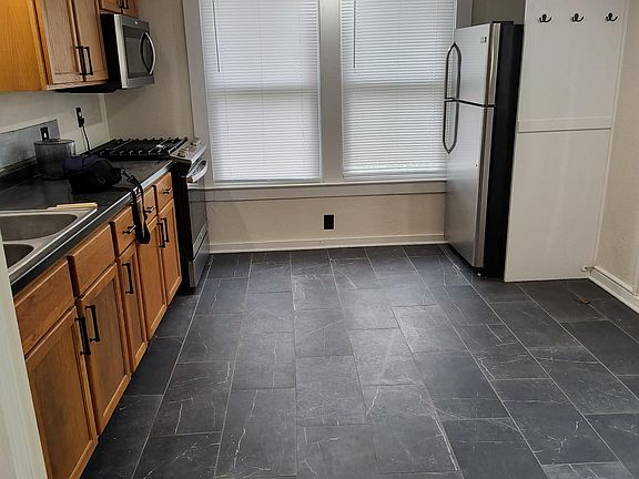 Space to dine in kitchen