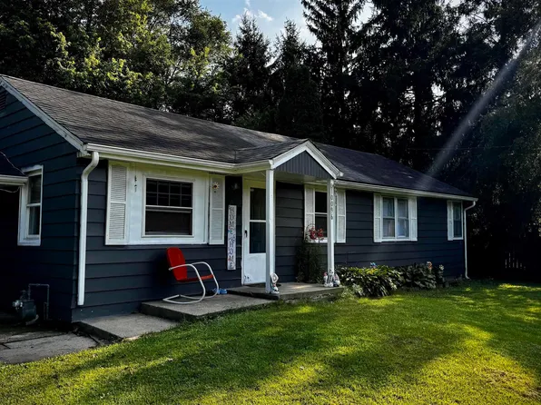 10096 Lehman St, Osceola, IN 46561