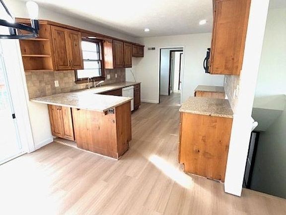 5th image of 2627 Bret Ave