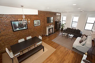 Rented by R New York