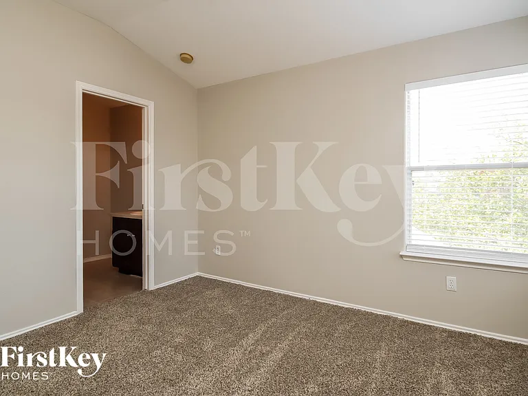 8610 Sunny Gallop Dr — Photo 12