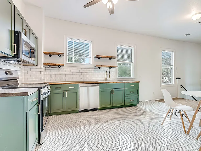 1113 E Park Ave #B — Photo 7