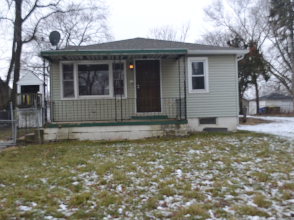 1st image of 3016 Commercial Ave