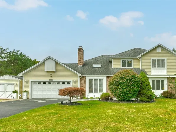 645 Webster Rd, Webster, NY 14580