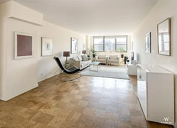 Rented by Warburg