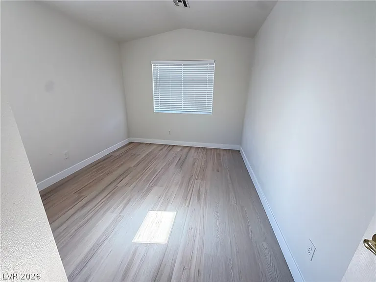 513 Lava Beds Way — Photo 7