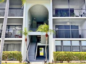 1015 Green Pine Blvd