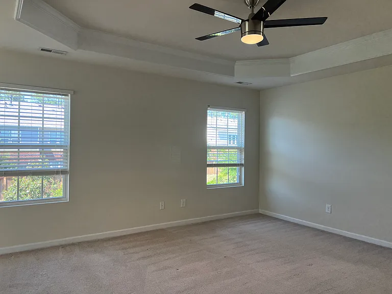 416 Charleville Ct — Photo 30