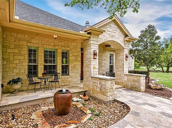 3rd image of 100 W Majestic Oak Ln