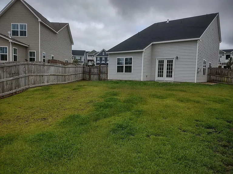 1031 Ashcroft Cir — Photo 13
