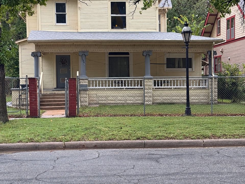 1st image of 1540 N Park Pl