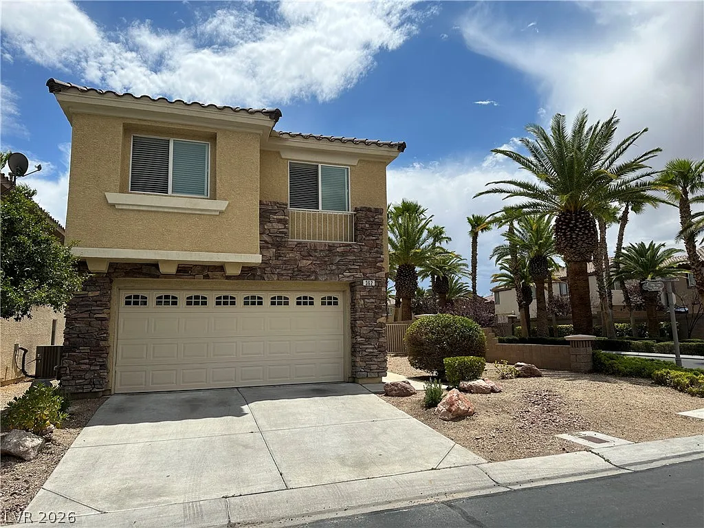 4 bed, 3.0 bath, 2251 sqft, $2,350 — Photo 1