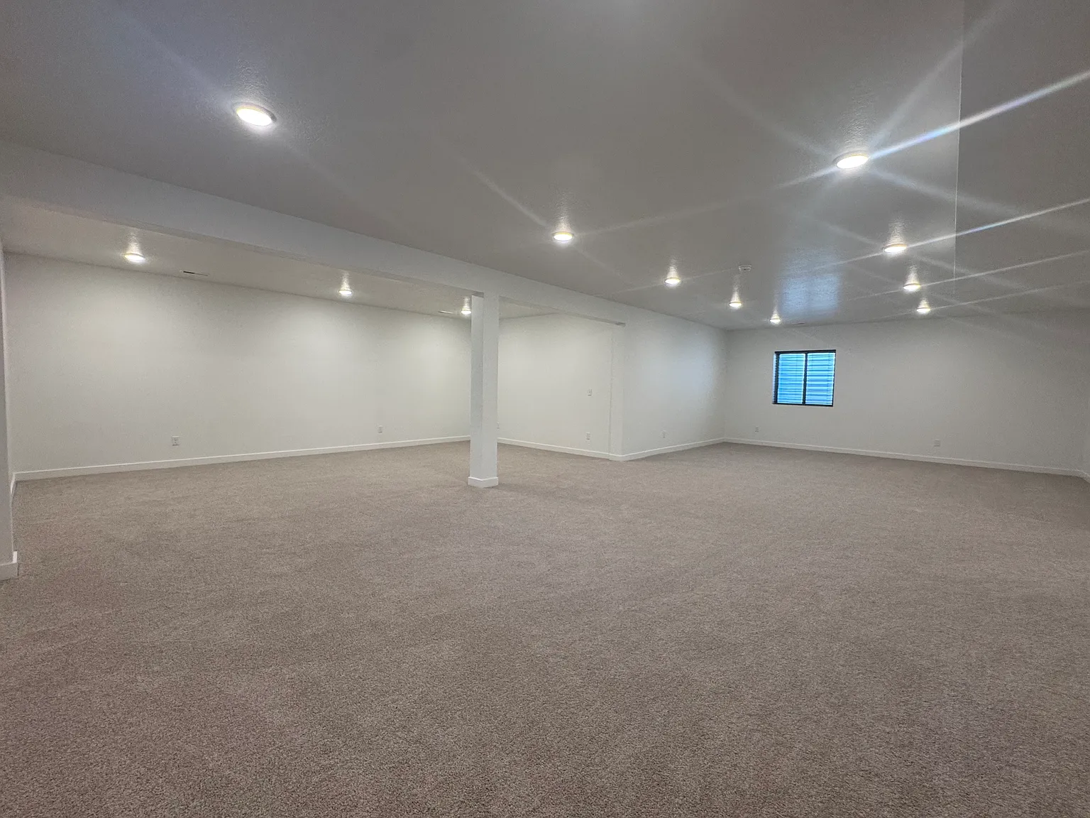 5 bed, 4400 sqft, $5,000 — Photo 1