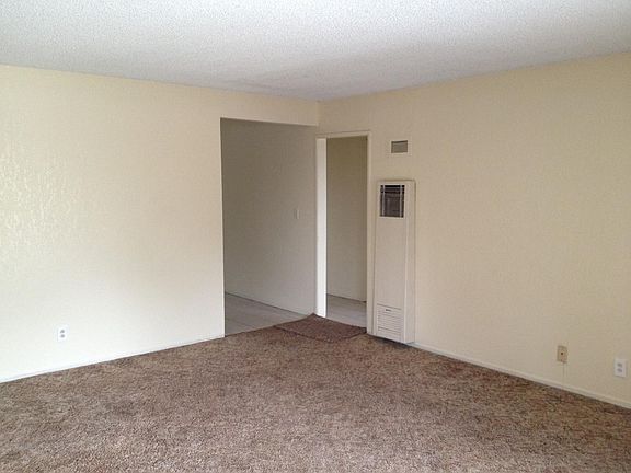 2nd image of 4663 Canoga St #B