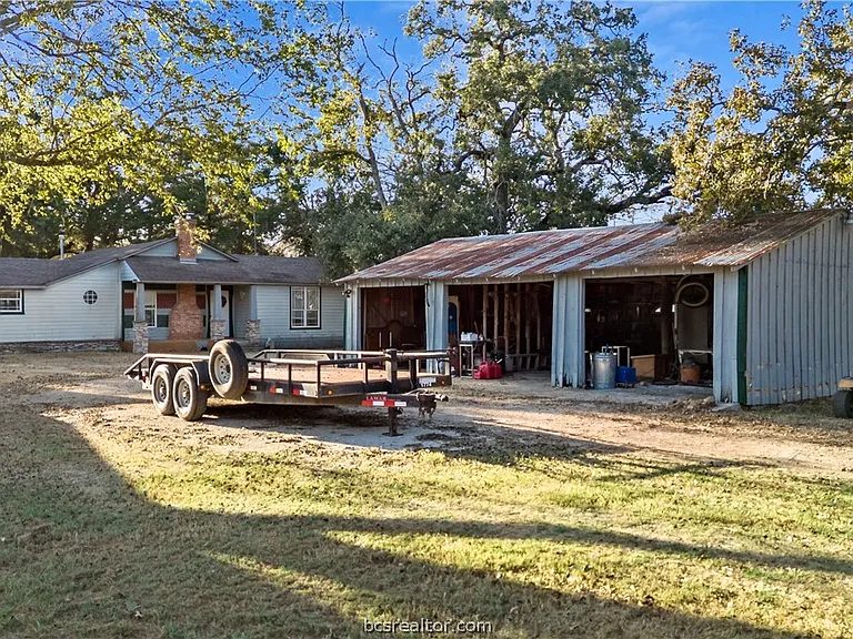 8111 S FM 2038 — Photo 36
