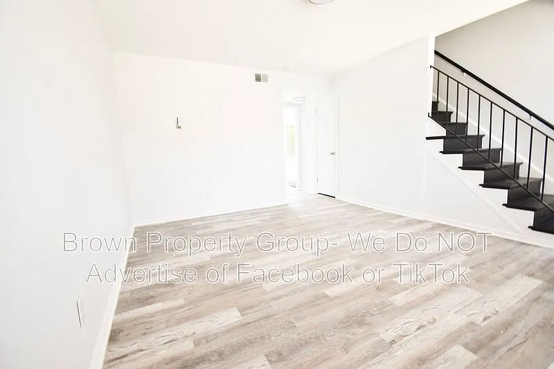 2105 Grand Prix Dr — Photo 2