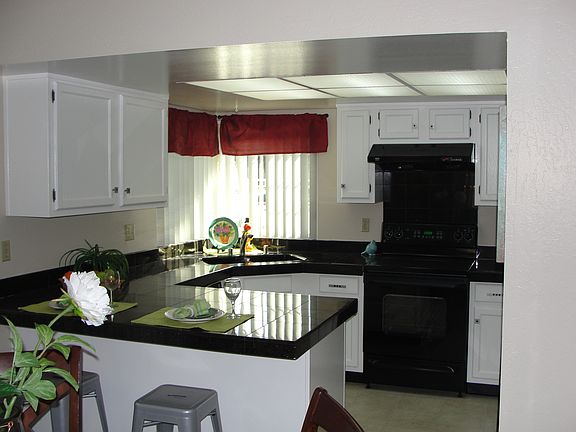 3rd image of 1271 Branham Ln