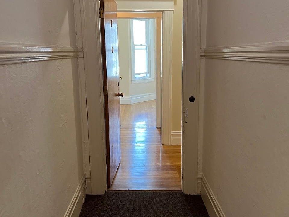 1st image of 1225 Pine St APT 7