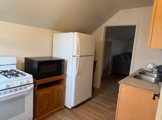 200 S 2nd St APT 4, Saint Clair, PA 17970
