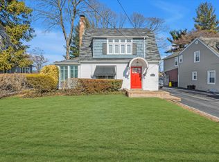 18 Woodbury Way, Syosset, NY 11791