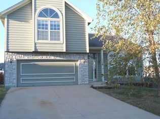 1702 Trevor Ct, Raymore, MO 64083