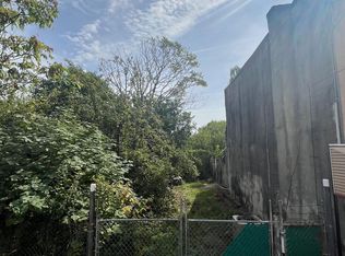 3025 N American St, Philadelphia, PA 19133