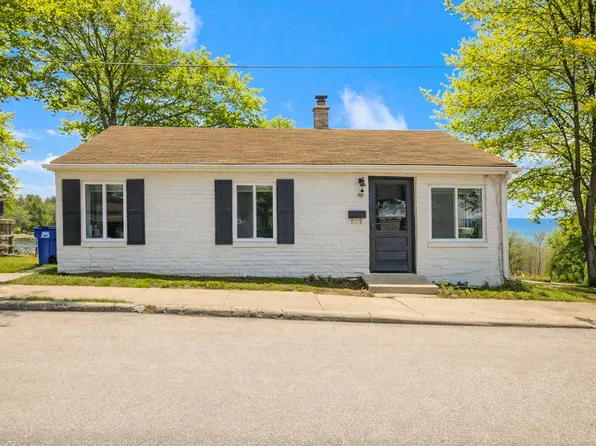 446 N Powers St, Port Washington, WI 53074