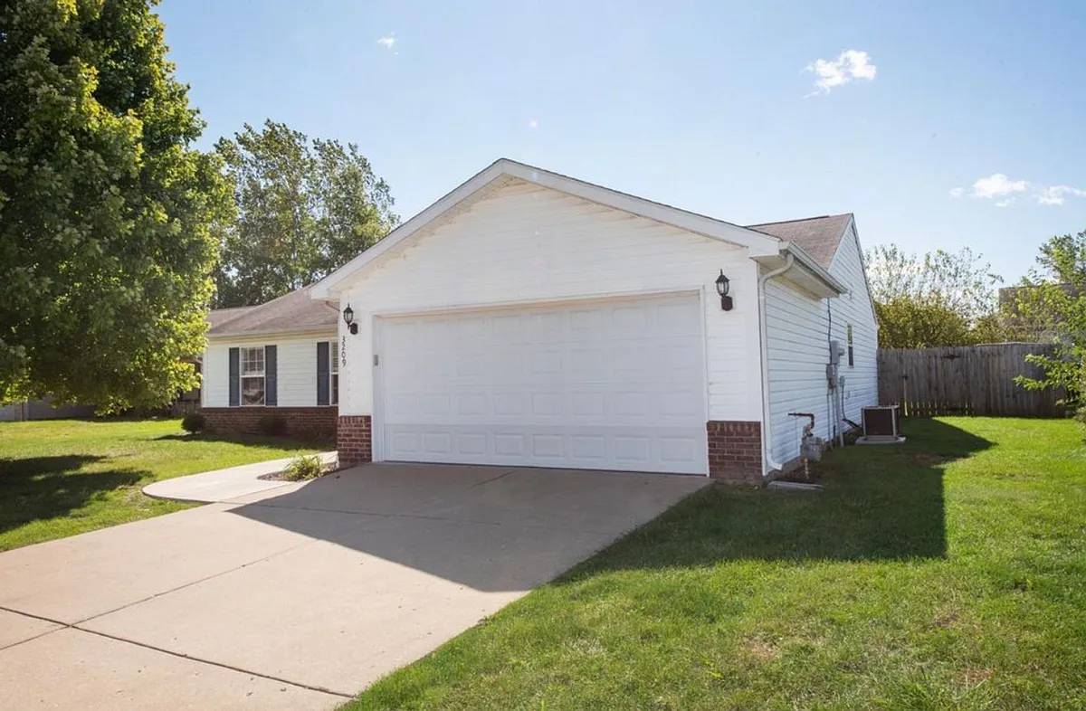 Building Photo - 3209 Stratus Ct
