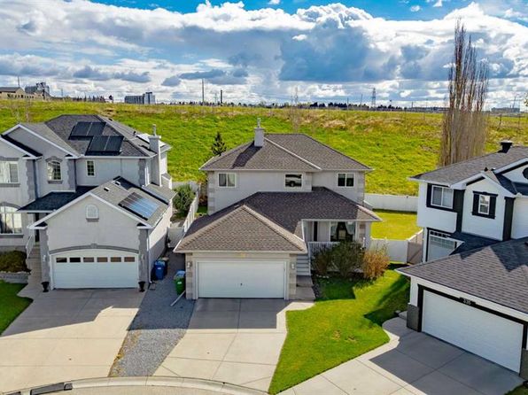 331 W Sierra Madre Ct SW, Calgary, AB T3H 3G7