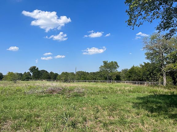 4th image of 2725 Vz County Road 2725